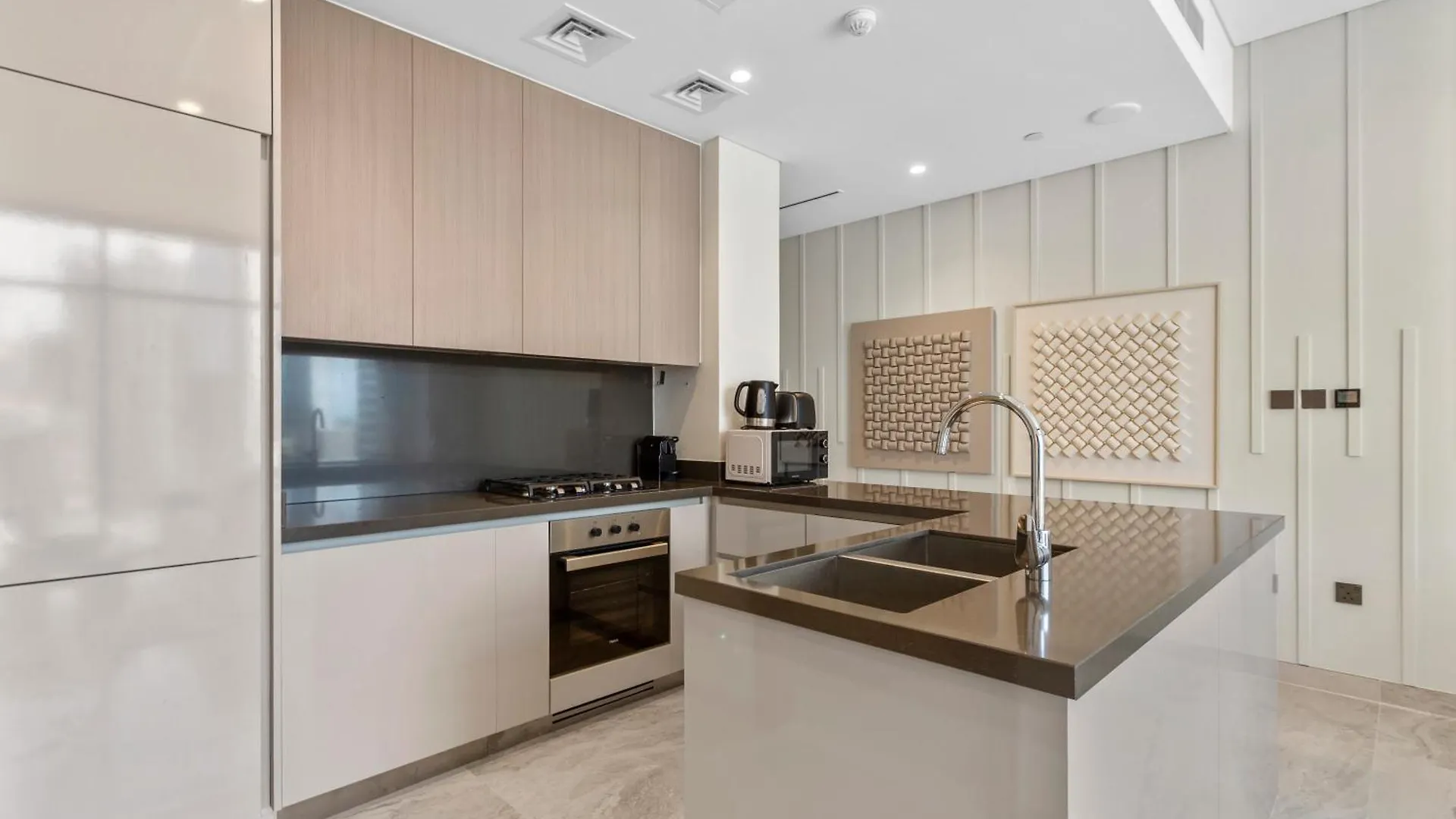 Modern 1Bedroom W Burj Khalifa View In Peninsula Dubai United Arab Emirates