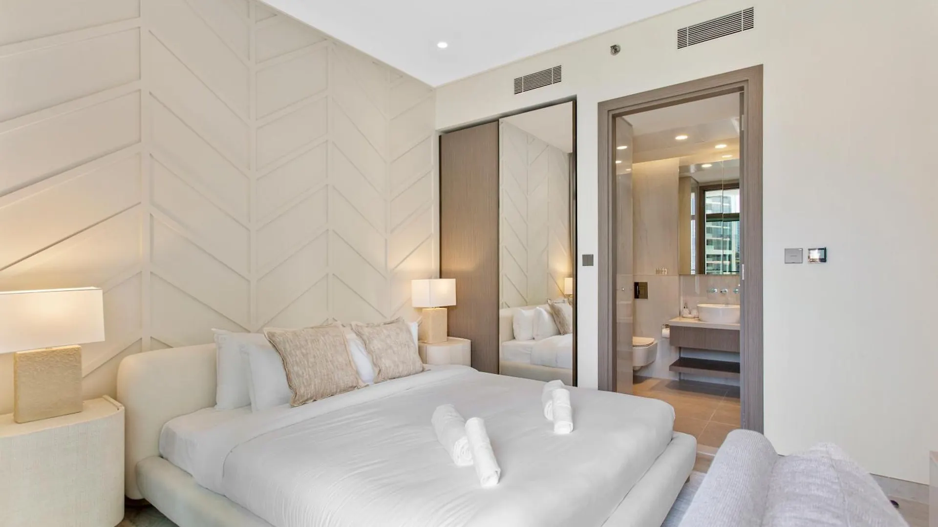 Apartment Modern 1Bedroom W Burj Khalifa View In Peninsula Dubai